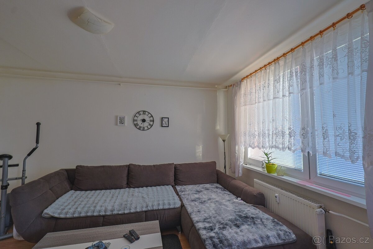 Prostorný byt 1+1 o výměře 41,5 m² v přízemí, Verneřice