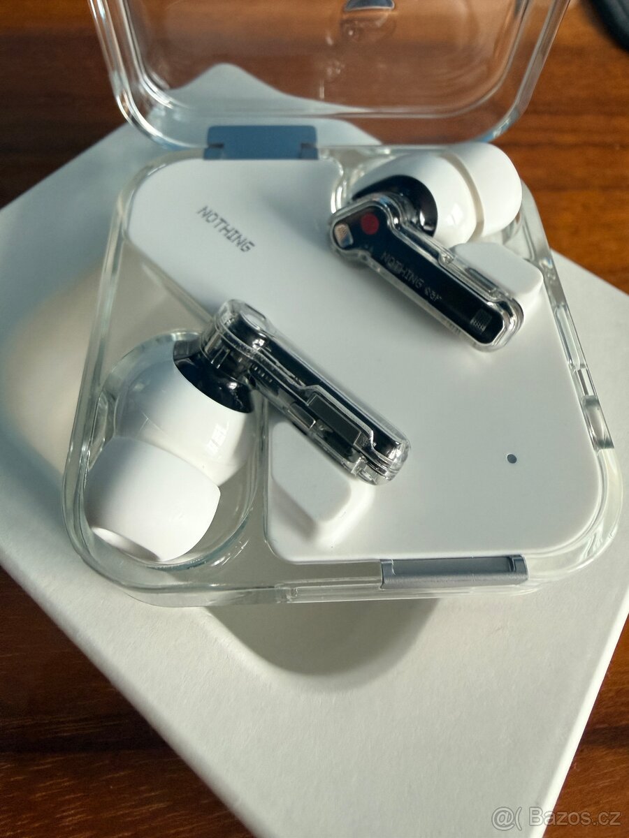 Prodám bezdrátová sluchátka Nothing Ear