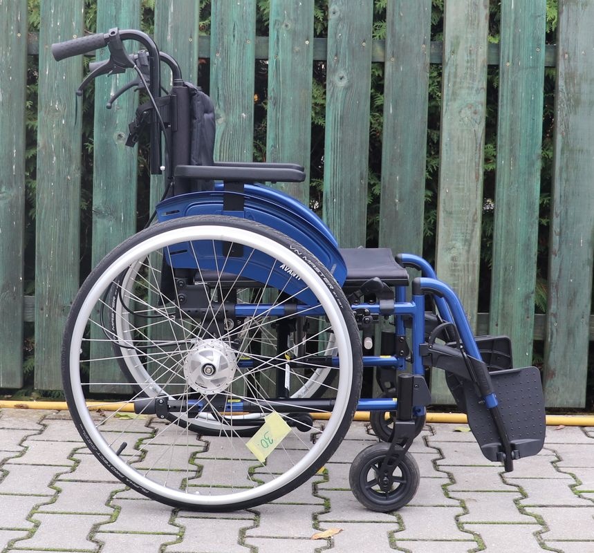 030-Mechanický invalidní vozík Meyra.