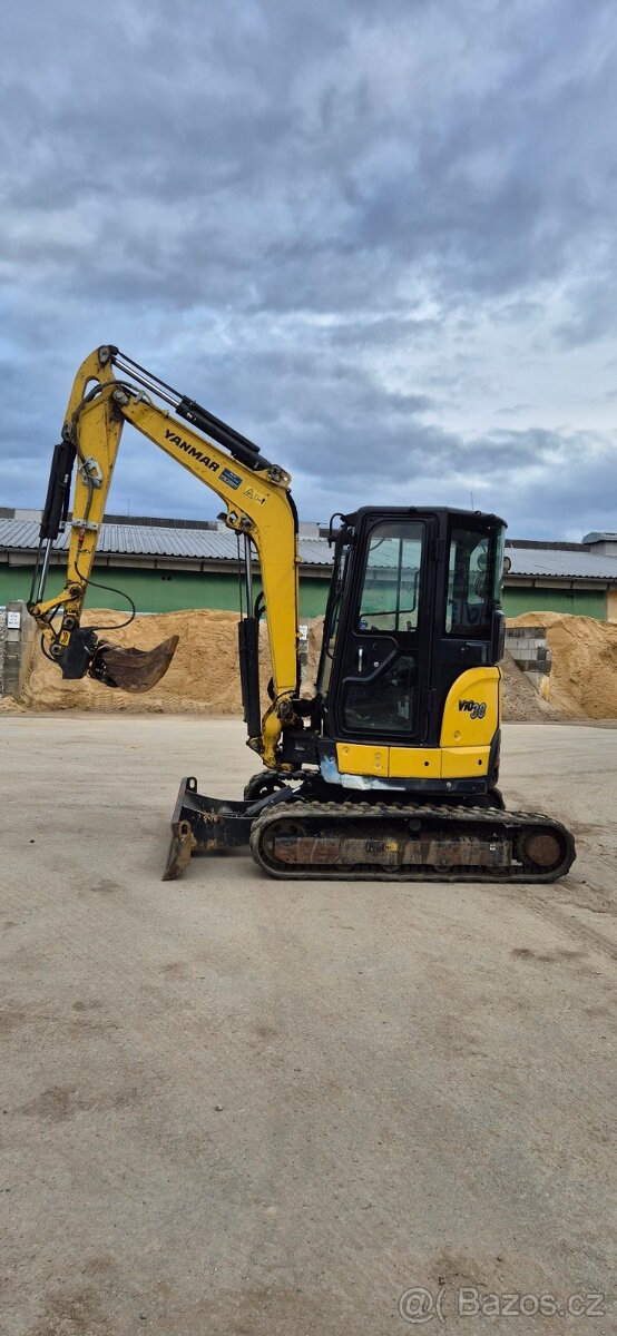 Yanmar Vio38 - vč. hydraulická svahovka, 2x podkopovka
