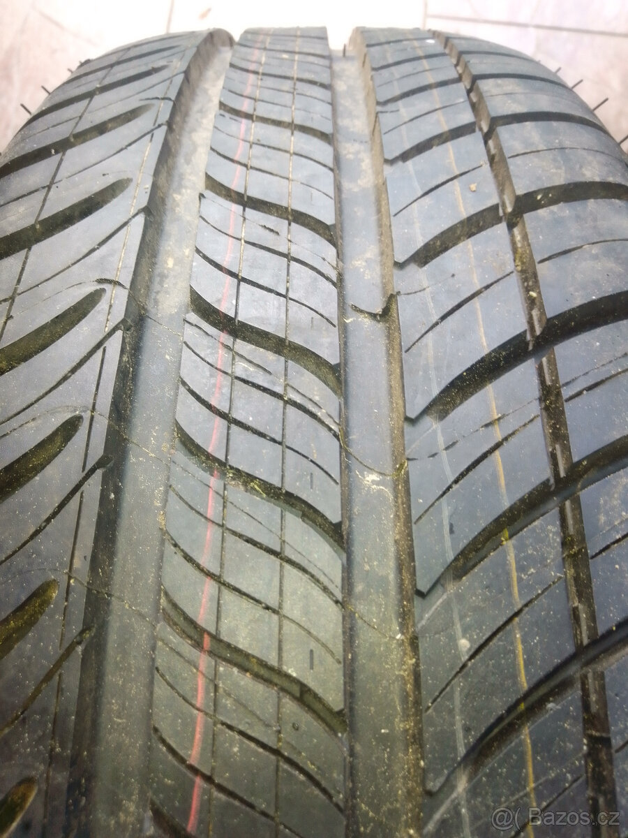 Nové pneu nejeté 2 ks 195/65/15 Michelin