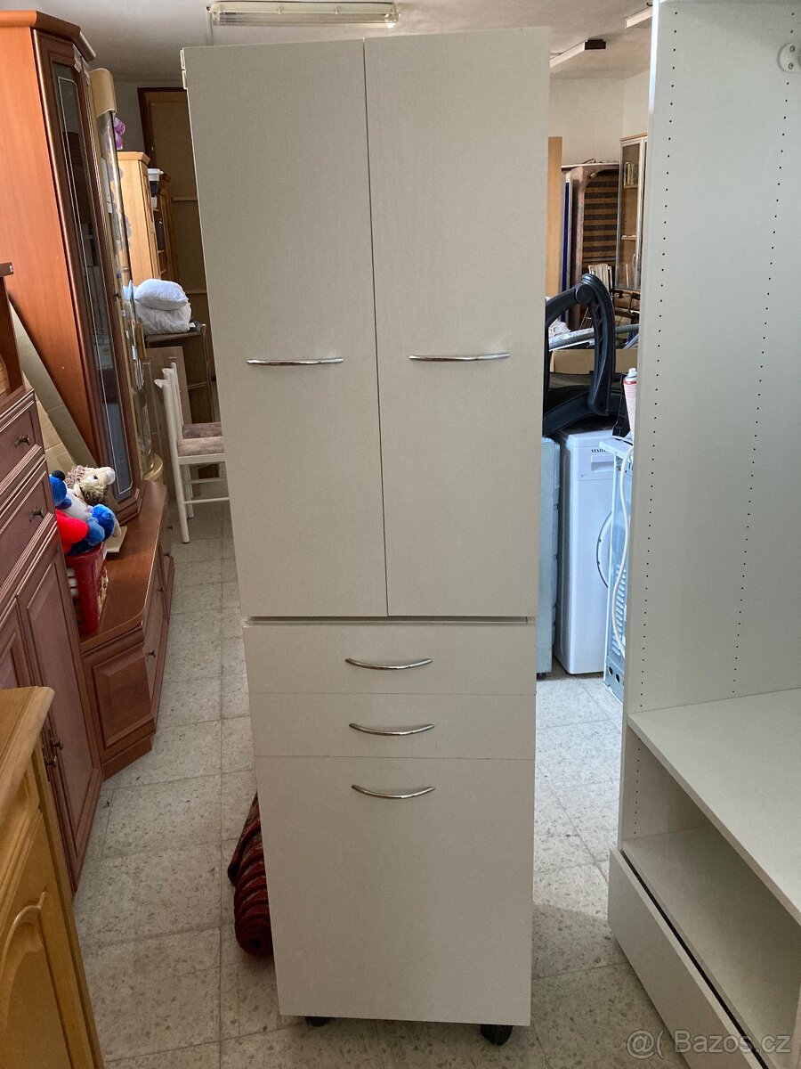 Koupelnová skříňka