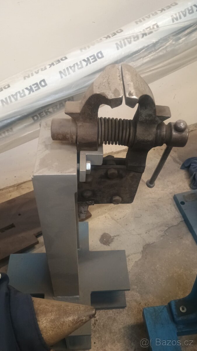 Kovářský svěrák