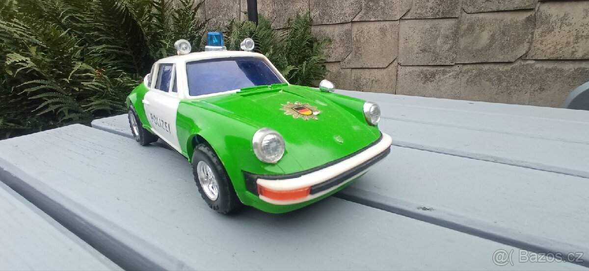 Porsche 911 stará hračka funkční