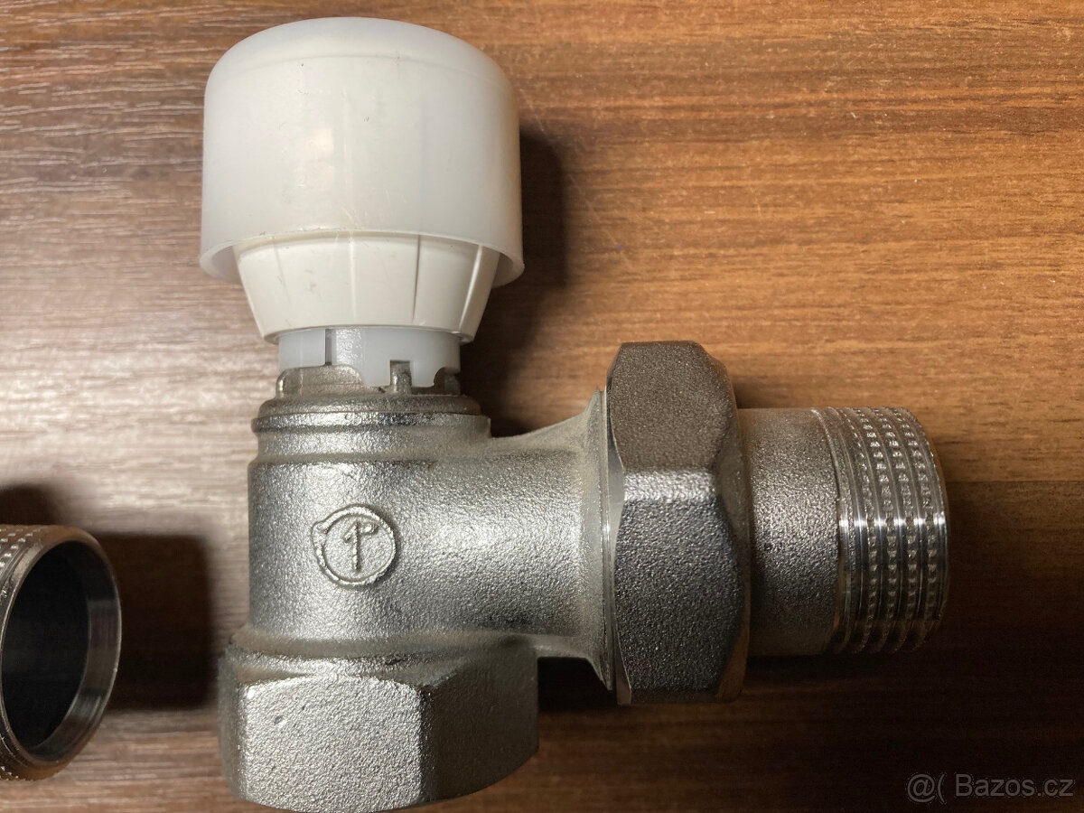 Termostatický ventil 1" GIACOMINI rohový