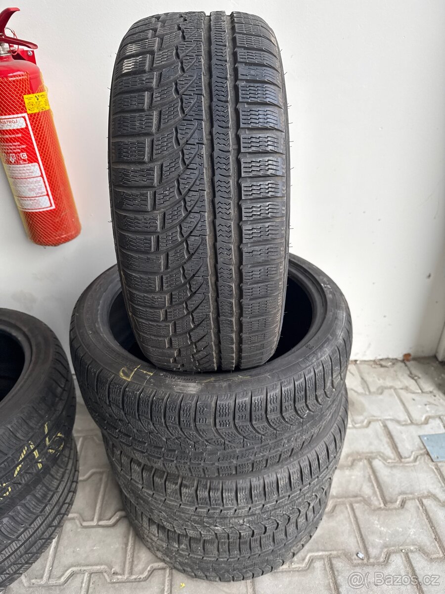 215/40R17 87V xl Nokian WRA4