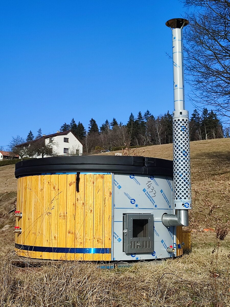 Koupací sud (integrovaná kamna, světlý dub)