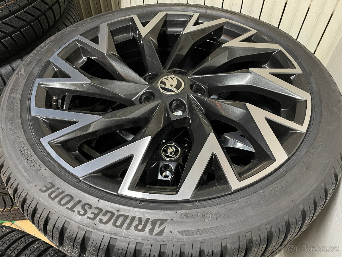 R.V 2024 NOVÁ ORIGINÁL ZIMNÍ SADA ŠKODA SUPERB 3,4 235/40/19
