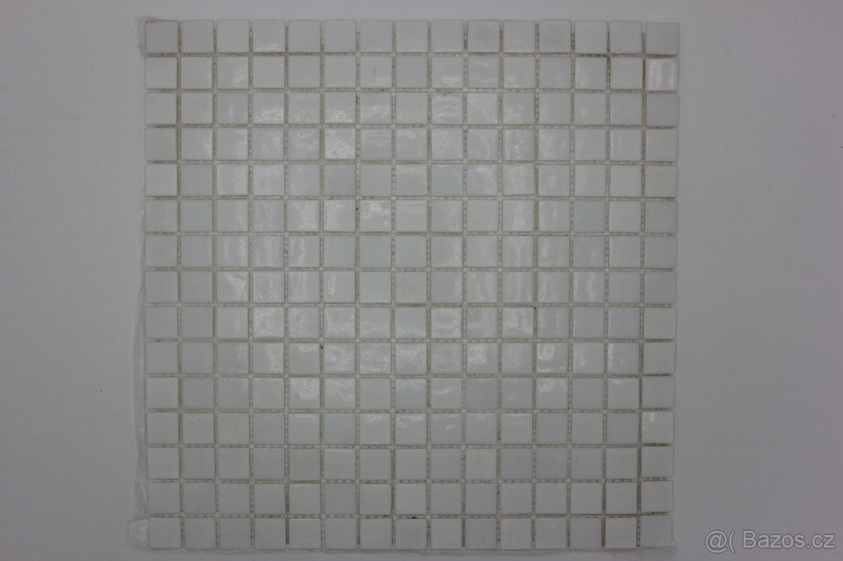 Mozaika, skleněná, bílo mléčný mix, rozměr 20x20mm