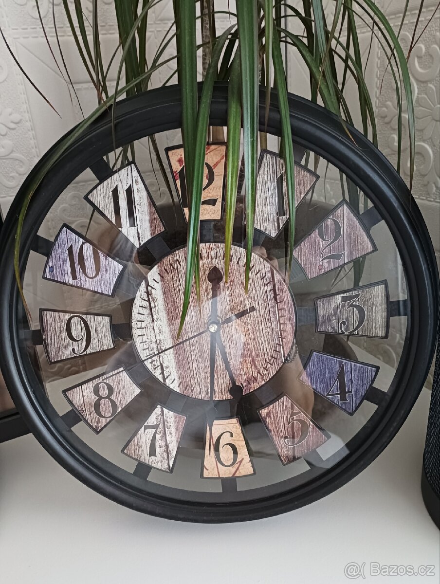 Nástěnné hodiny