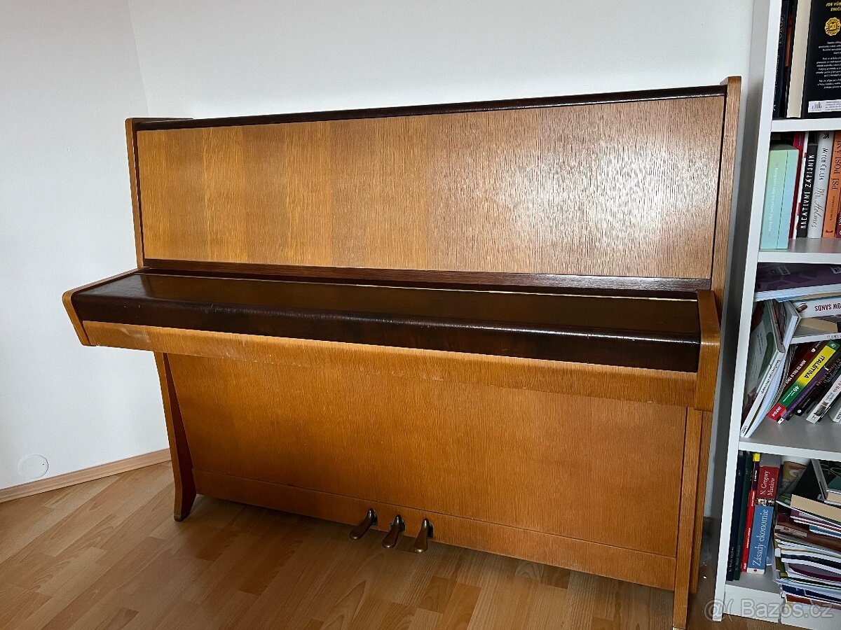 Pianino Petrof