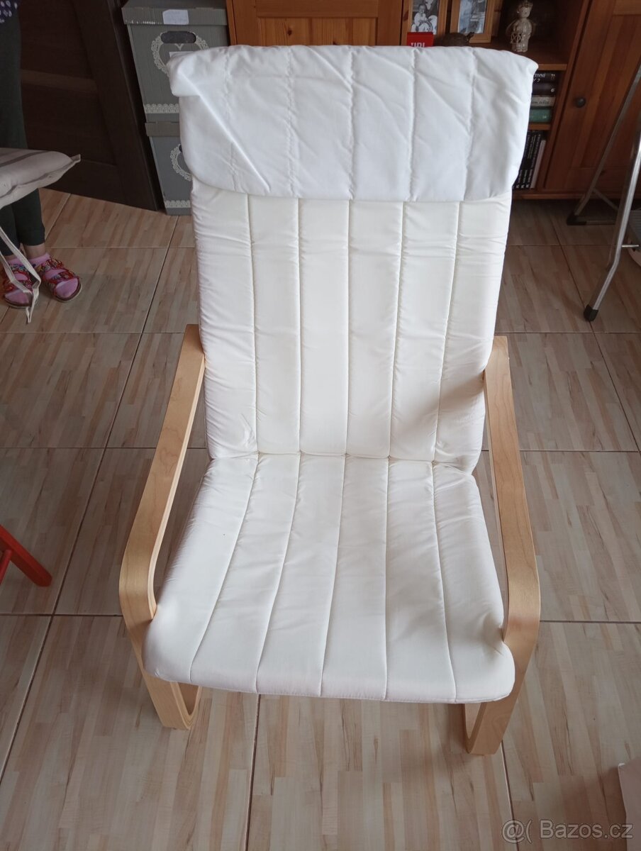 Křeslo s potahem.