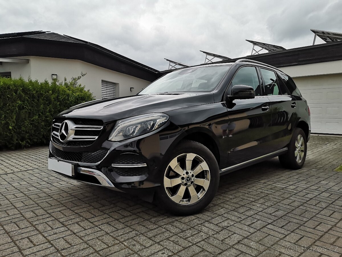MERCEDES GLE 250D 4X4 NOVÉ V ČR/1.MAJITEL/PLNÝ SERVIS/2017
