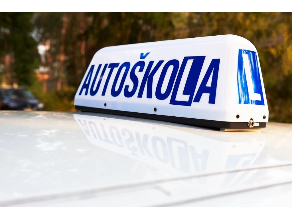Učitel AUTOŠKOLY