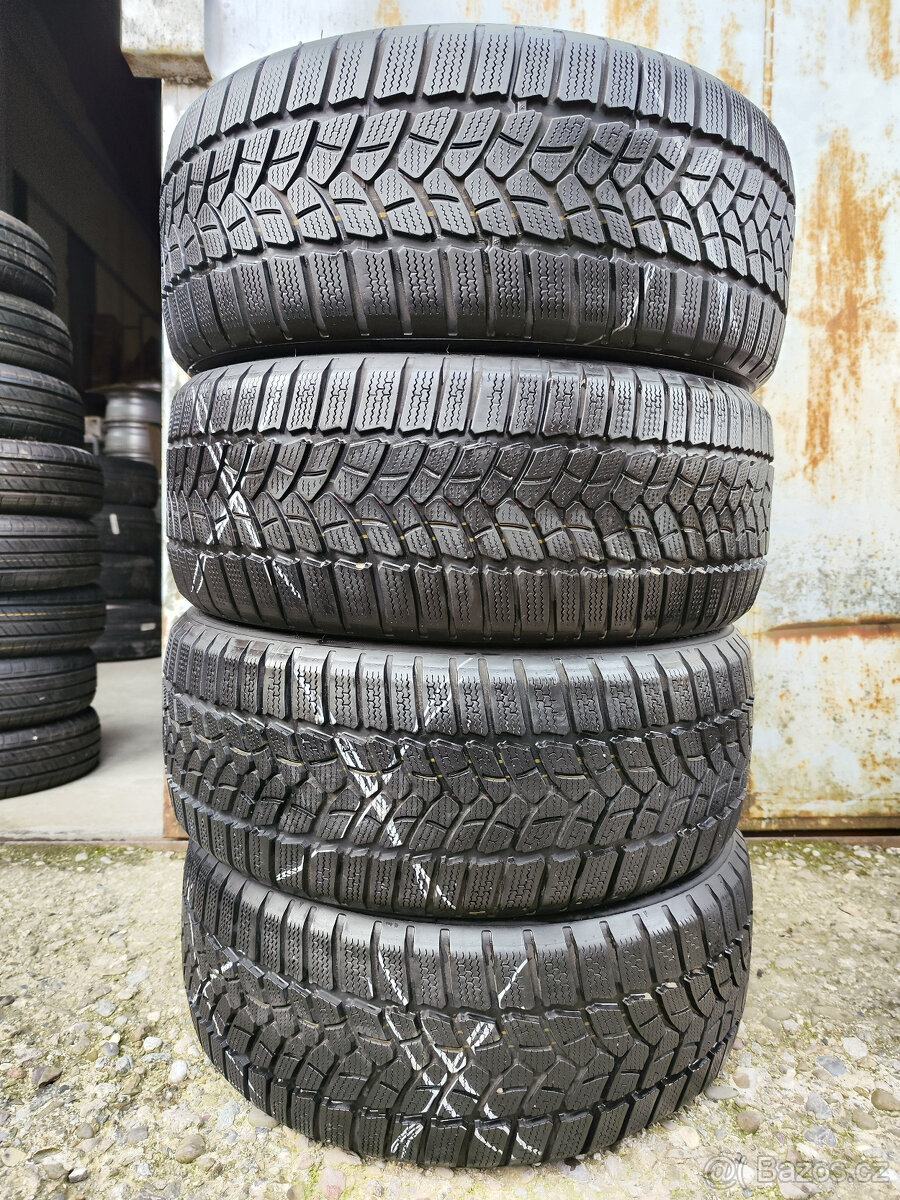 Zimní pneu = 215/55 R17 = FIRESTONE