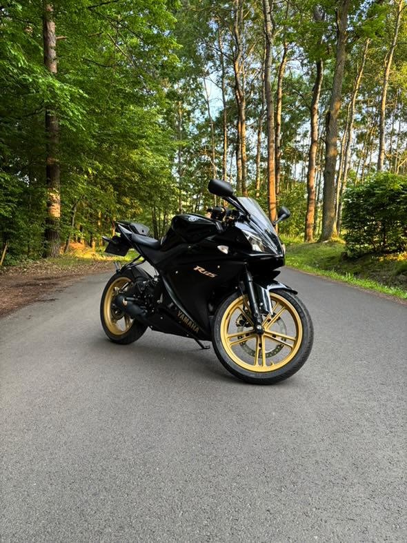 Yamaha YZF-R125 (2011)