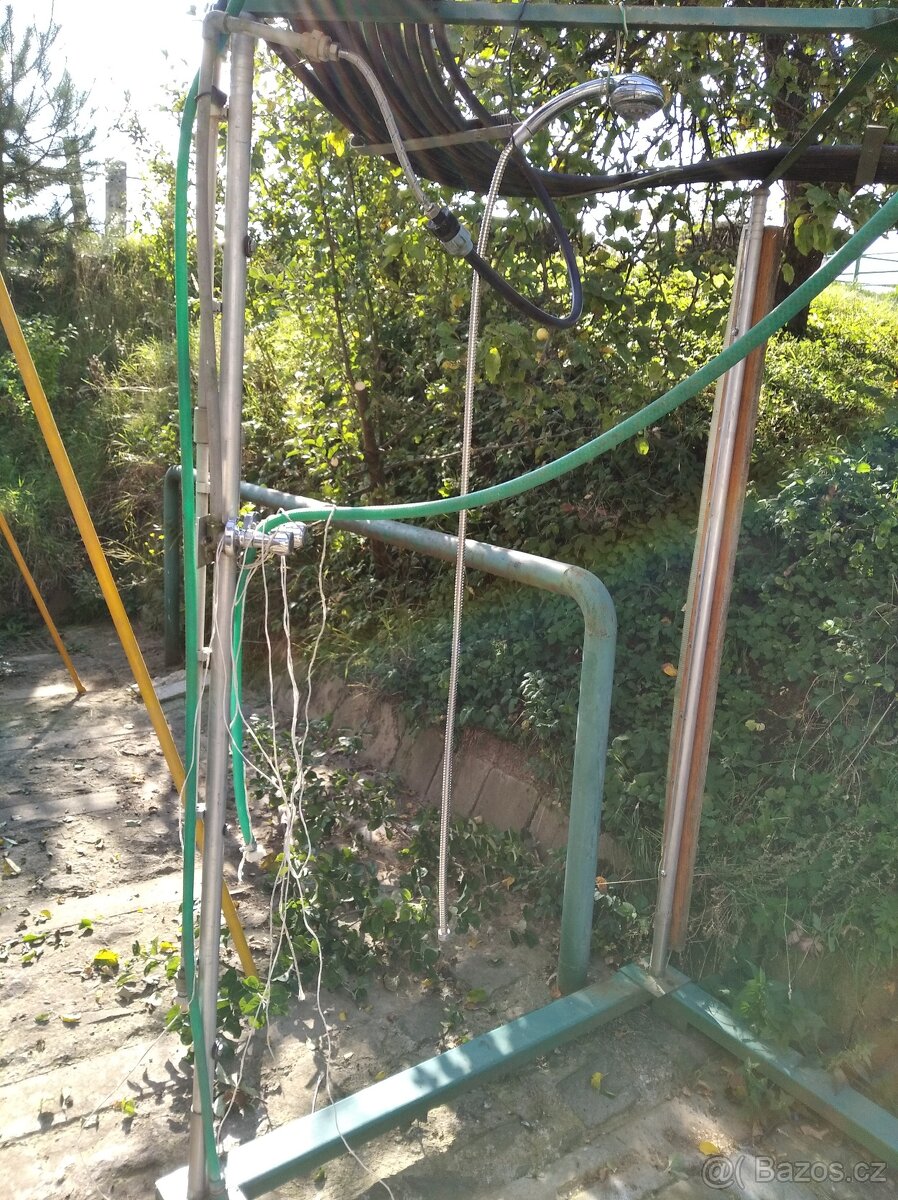 Zahradní sprcha