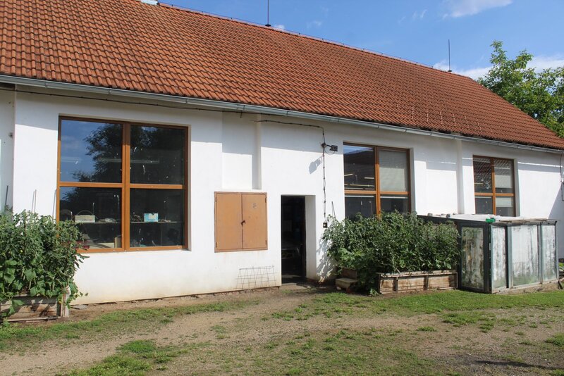 Pronájem komerčních prostor o ploše 150 m2 v obci Hůrky u Li