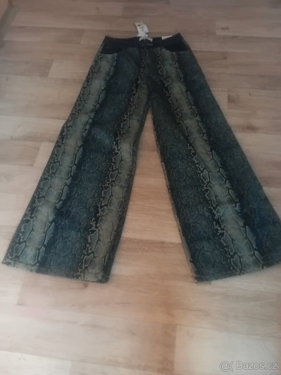 ŠIROKÉ RIFLE MODRÉ S HADIM VZOREM 36