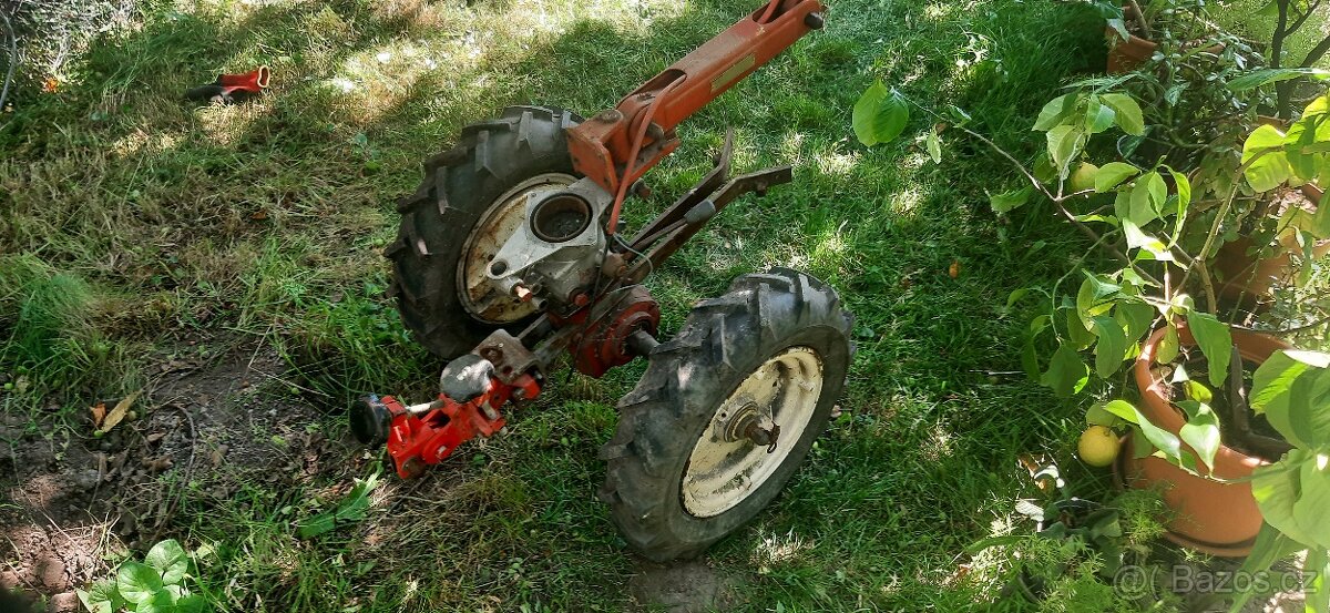 Podvozek malotraktoru bez motoru – vhodný na díly