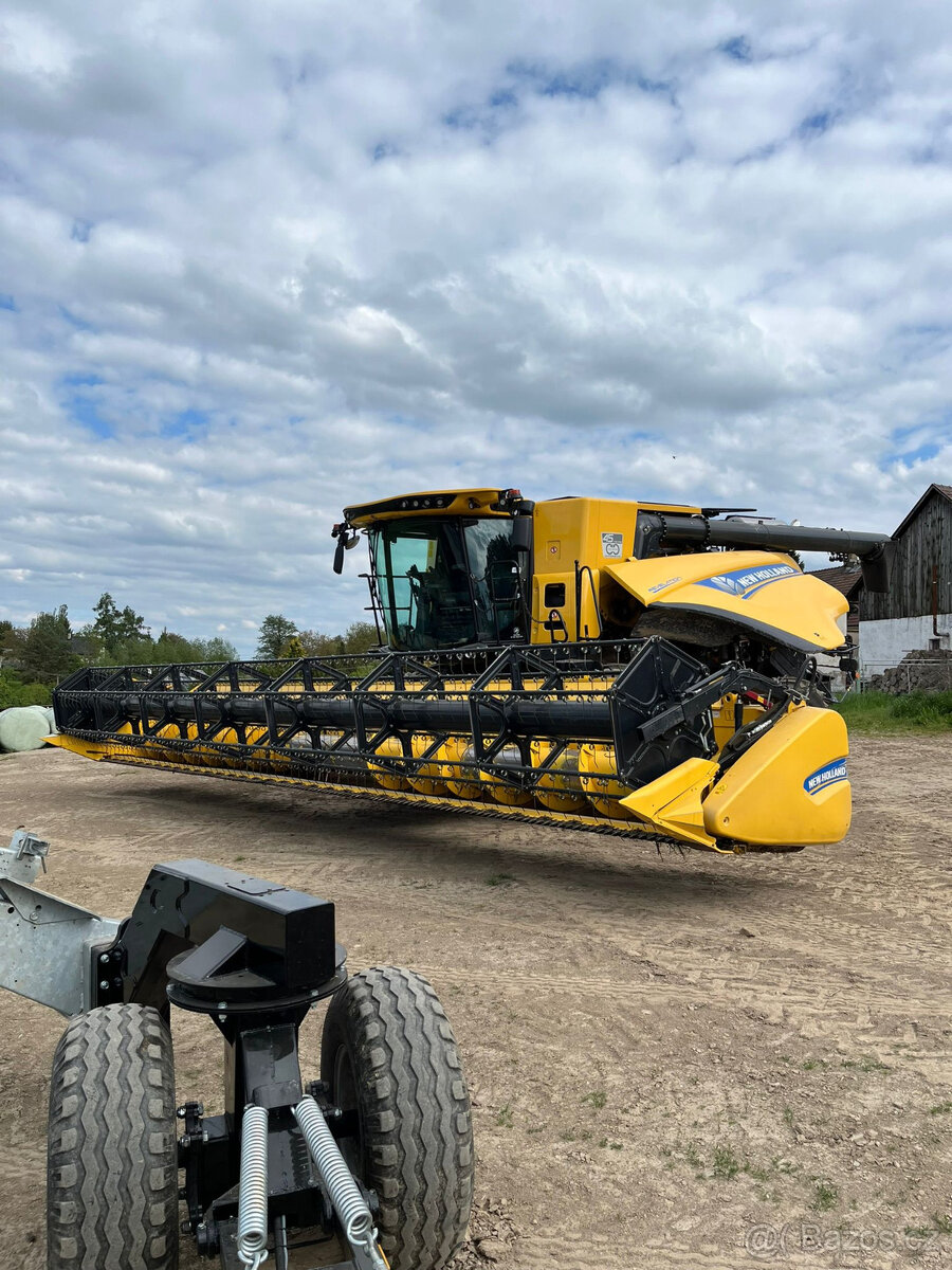 Obilní kombajn New Holland CR 9.80