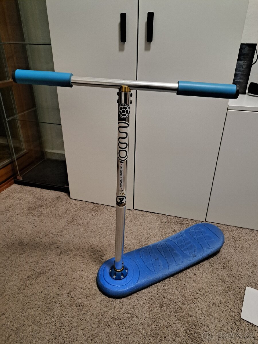 Trampscoot INDO PRO Trampolínová koloběžka 750mm