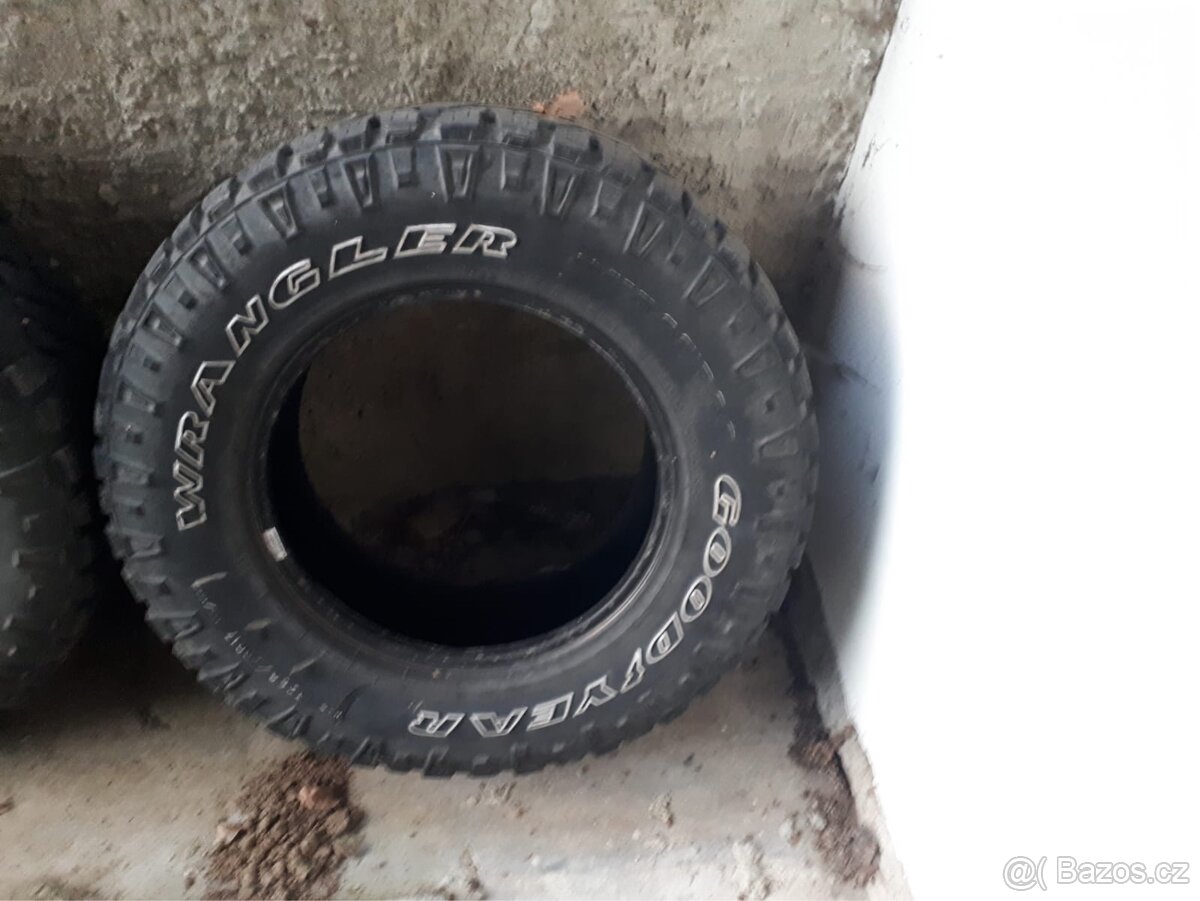 Pneu LT 265/70 R17 Wrangler Good year