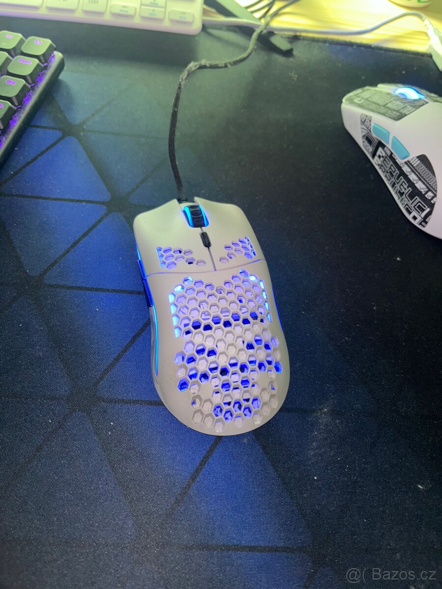 Herní myš glorious model 0