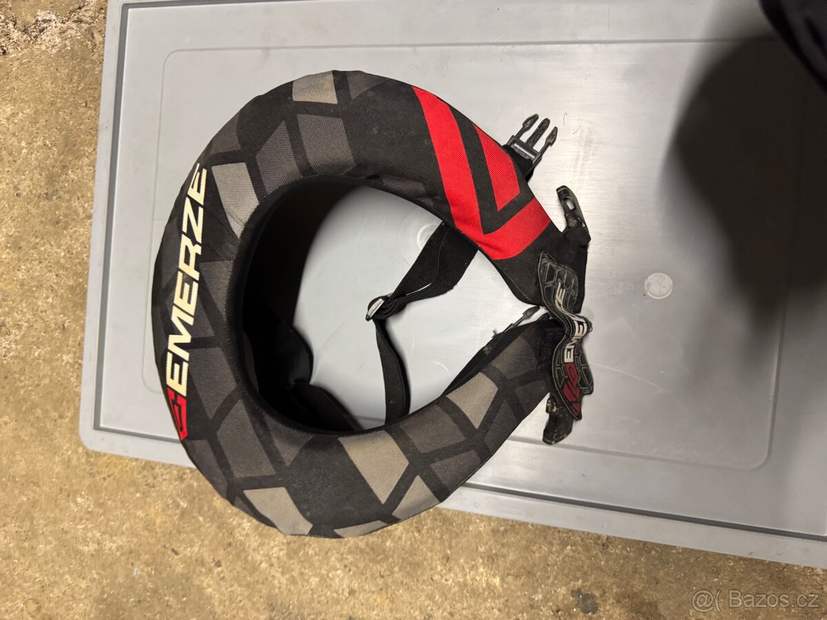 Dětský nákrčník Emerze EM12 černý