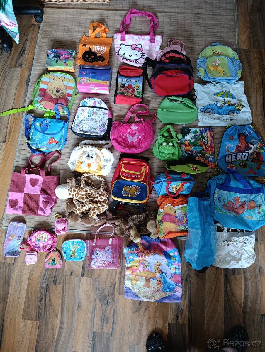 Kabelky,peněženky, batůžky