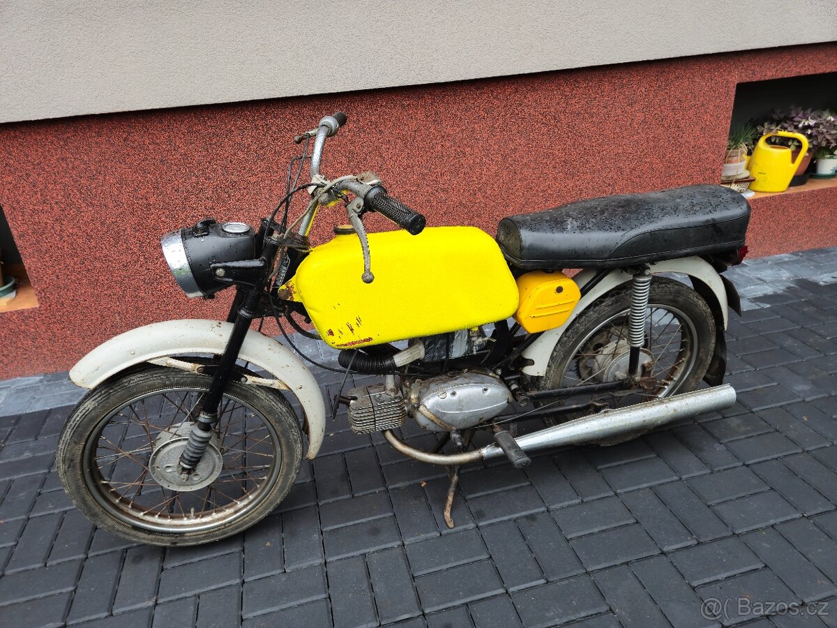 Jawa 23 Mustang bez TP, žlutý, 3.