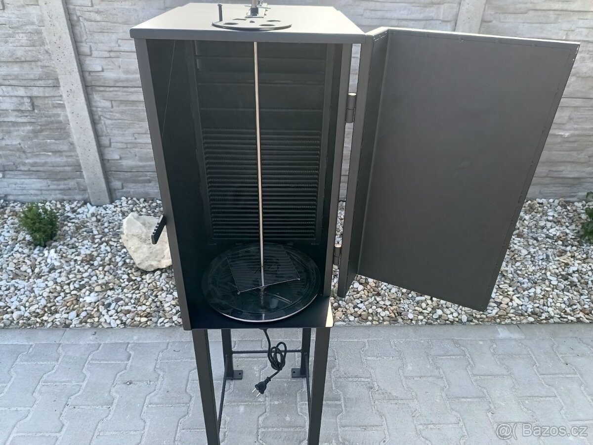 Gril na gyros a kebab uzavřený