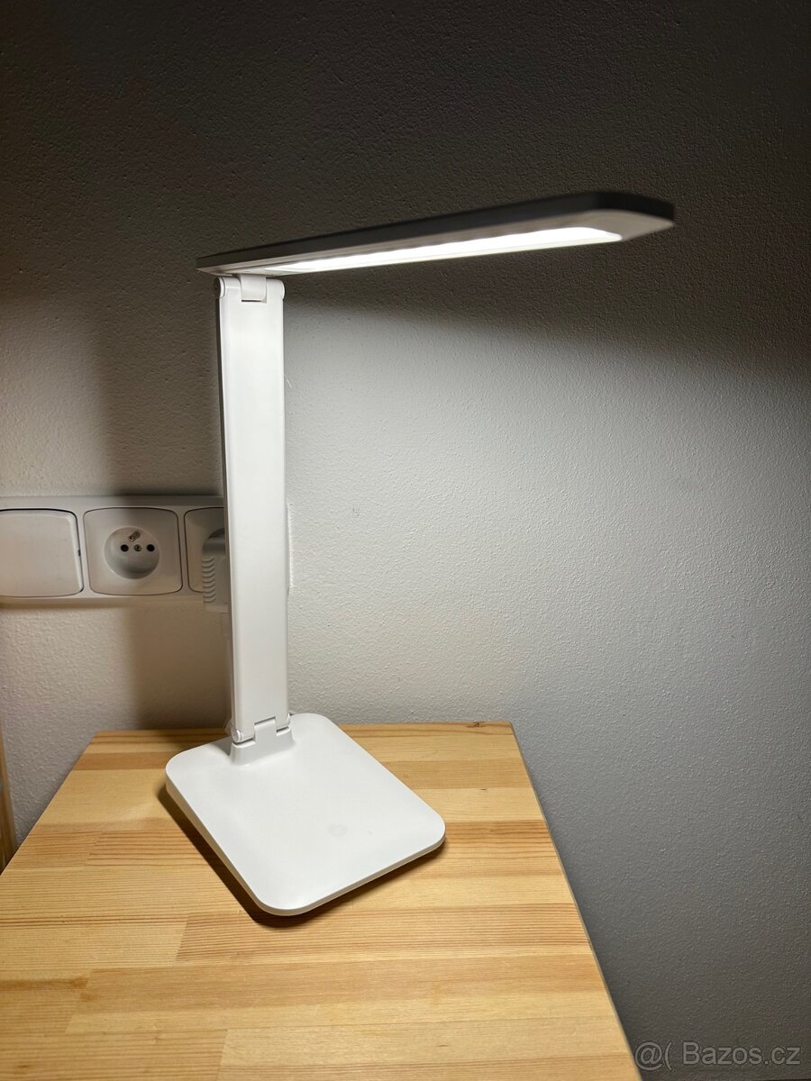 Stolní LED lampčka