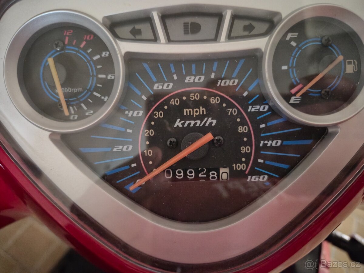 Prodám nebo vyměním skútr Jonway 125ccm