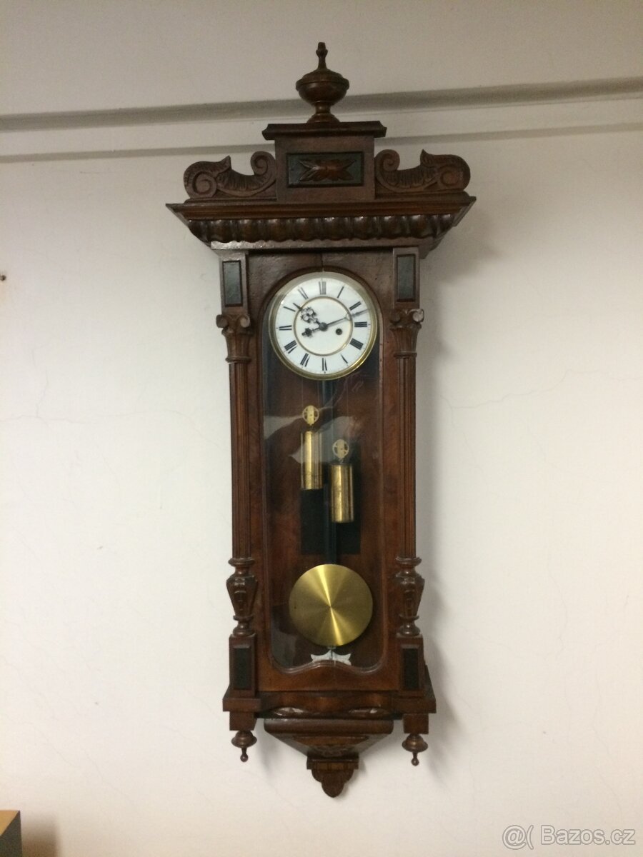 2x hodiny pendlovky z pozůstalosti