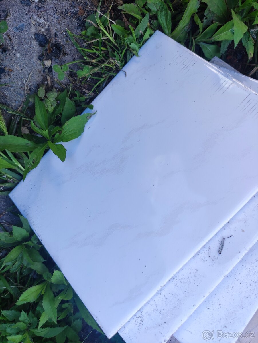 Prodám 2 balení obkladů ZODIAC 200×200×9mm