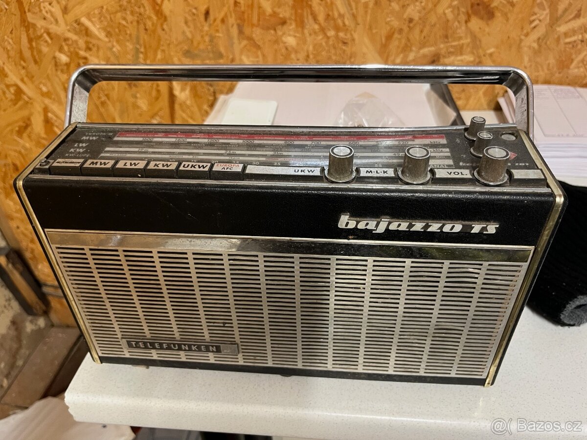 RADIO TELEFUNKEN - MODELO BAJAZZO TS 201 - ANO 1967
