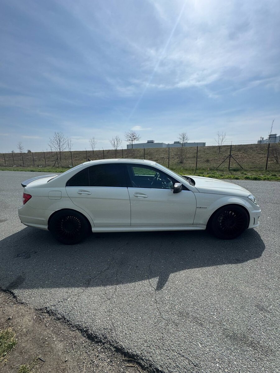 Mercedes benz C63 W204