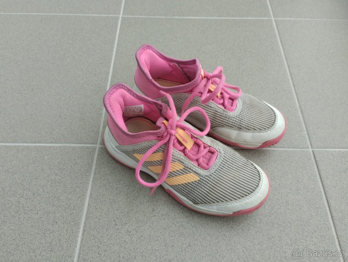 Adidas tenisky 32