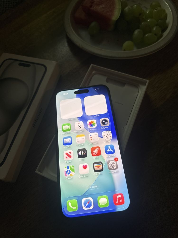iPhone 15 plus 128 GB černá barva perfektní - 97 %