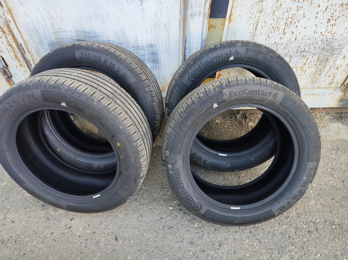 18"sada zánovních letních pneu Continental 235/55/18 = 7200