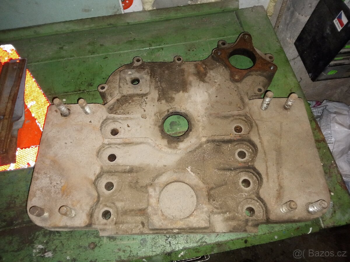 Prsa zetor těžká mechanický otáčkoměr