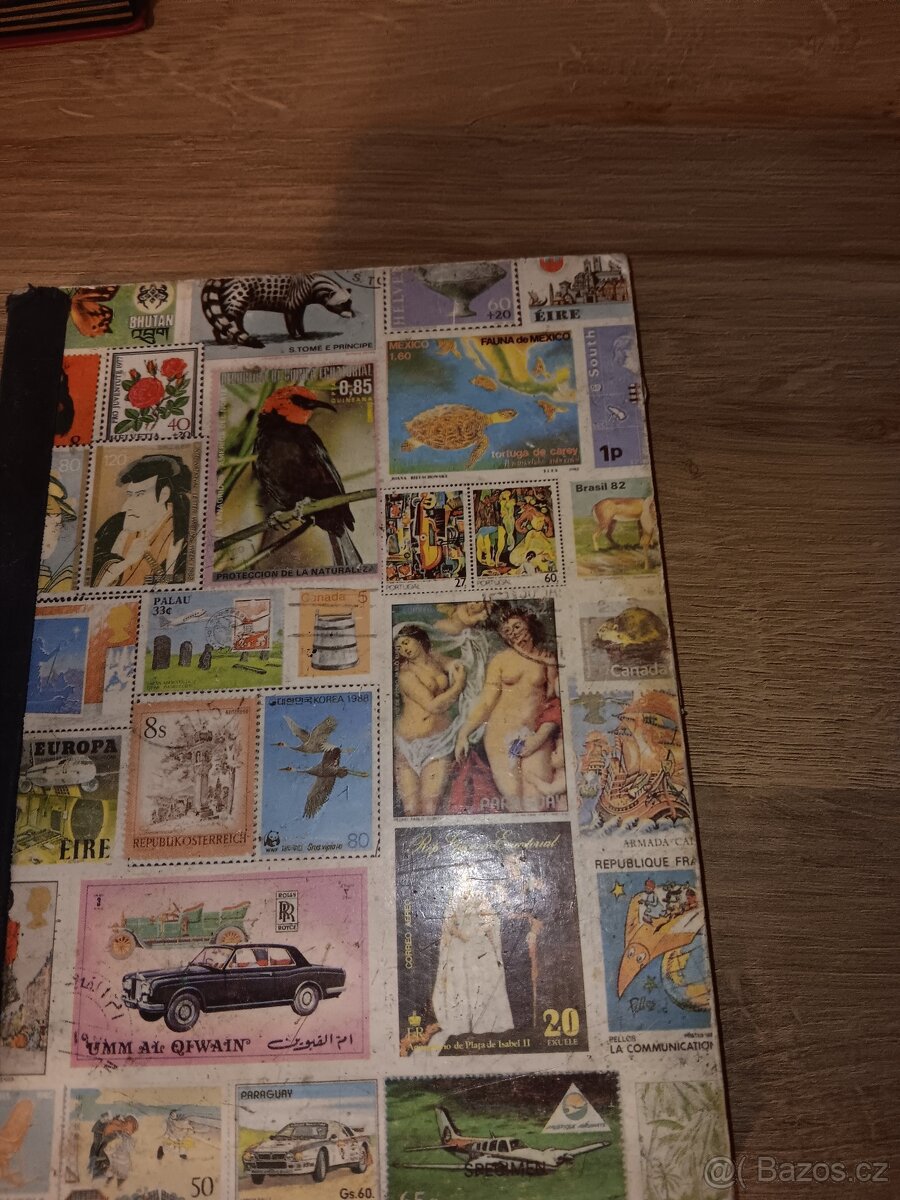 Album plný poštovních známek