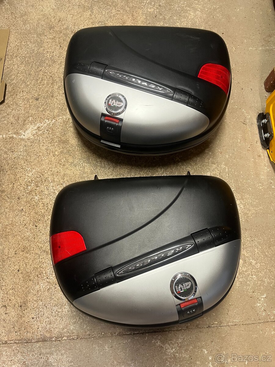Moto kufry GIVI 2x + držák