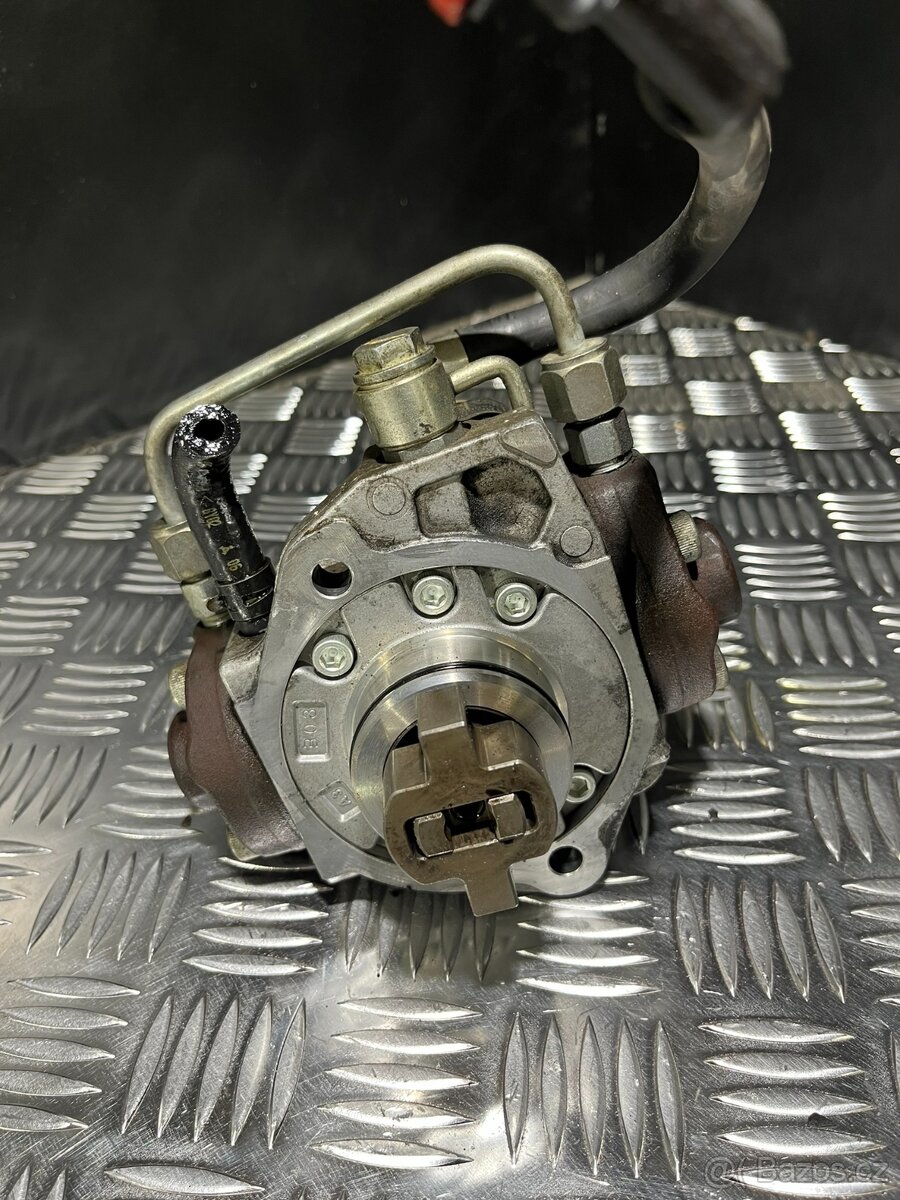 //Vstřikovací Čerpadlo Toyota 2.0 2.2 D4D Denso//