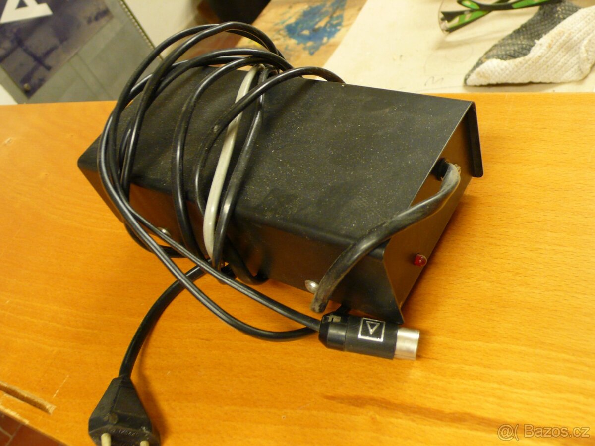 gramofon. předzesilovač AZG 983