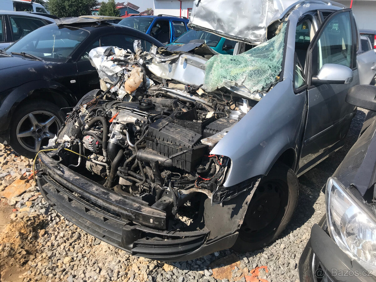 VW Touran 2,0TDI 100kW AZV 2006 - dily z bouracky
