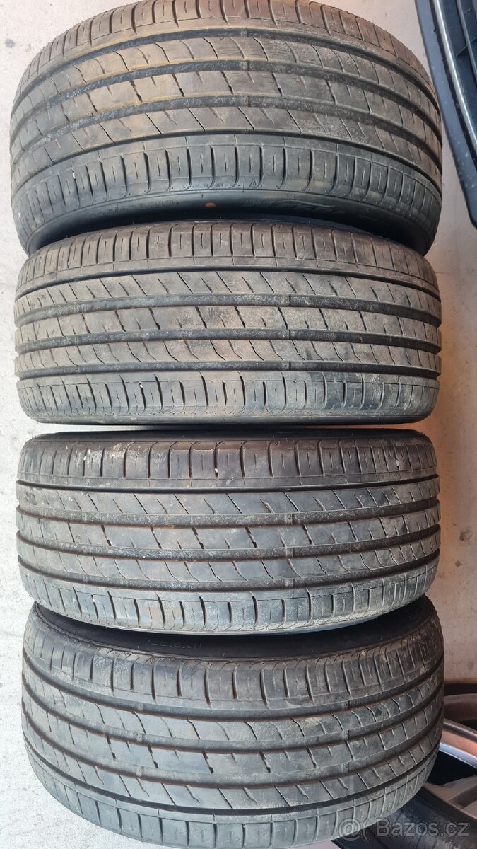 4x letní pneu 235/40 R19