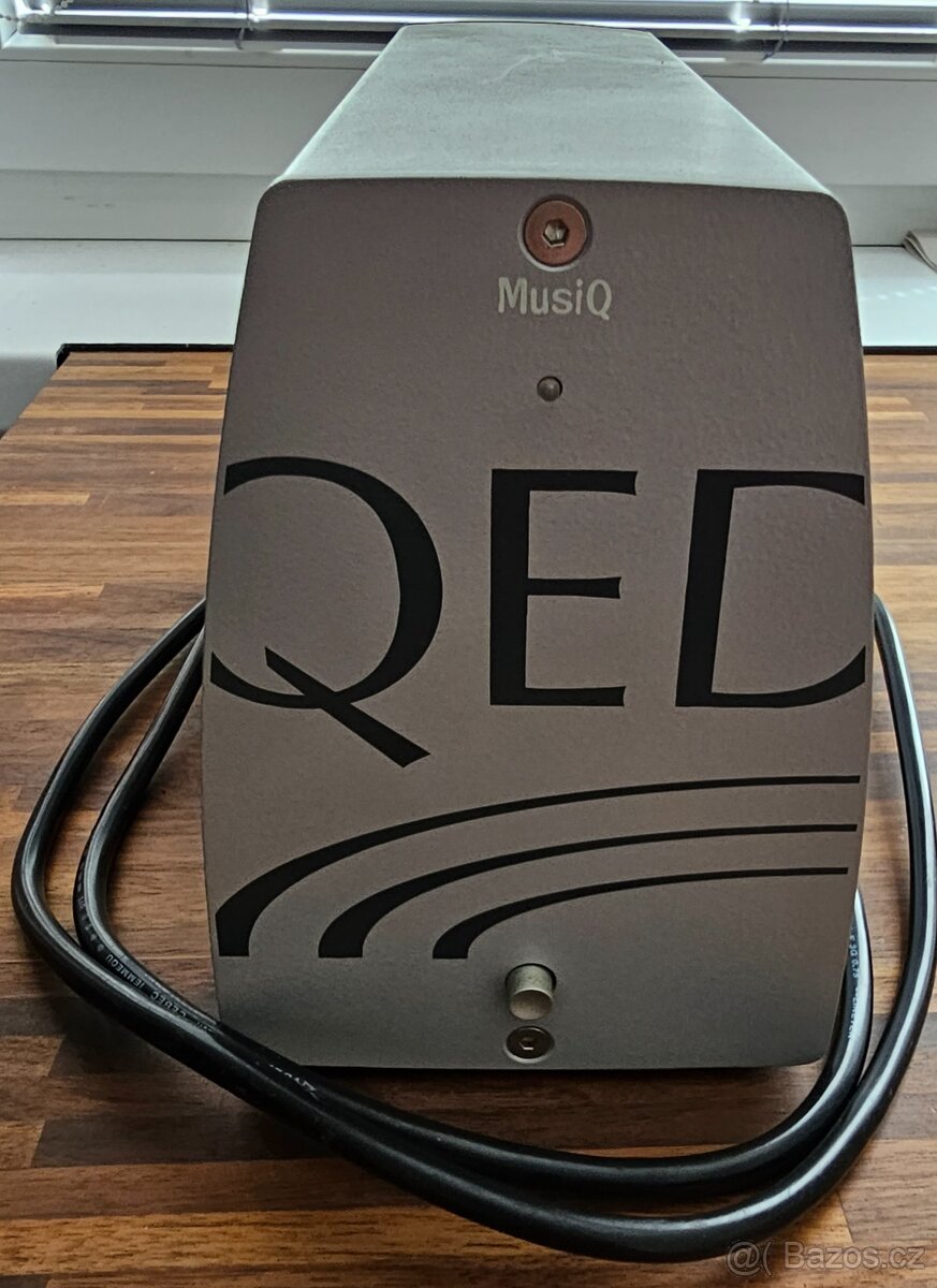 QED MusiQ IS integrovaný zesilovač pro více místností