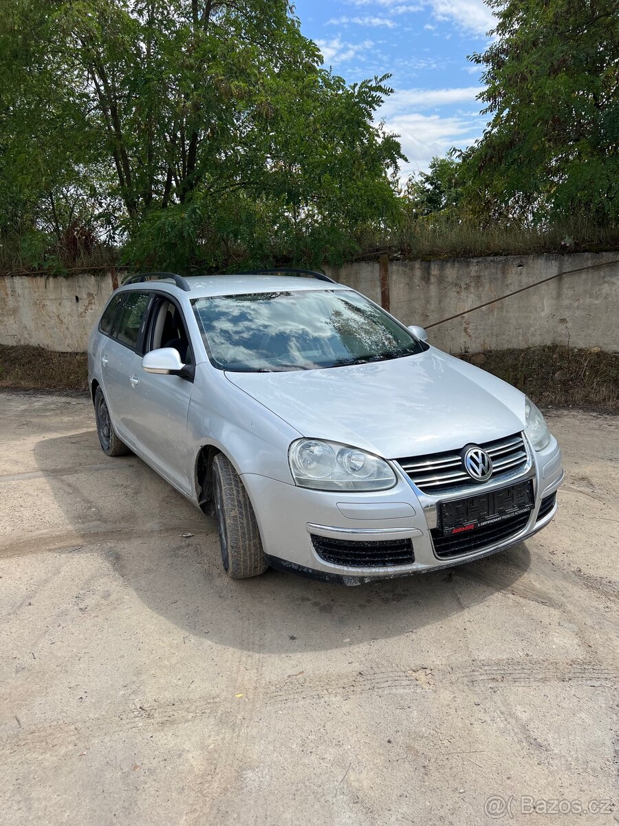 VW Golf 5 na náhradní díly nebo celkem